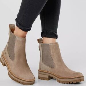 Timberland Women’s Courmayeur Valley Grunge Chelsea Boot Taupe Nubuck A1RRK| 6.5